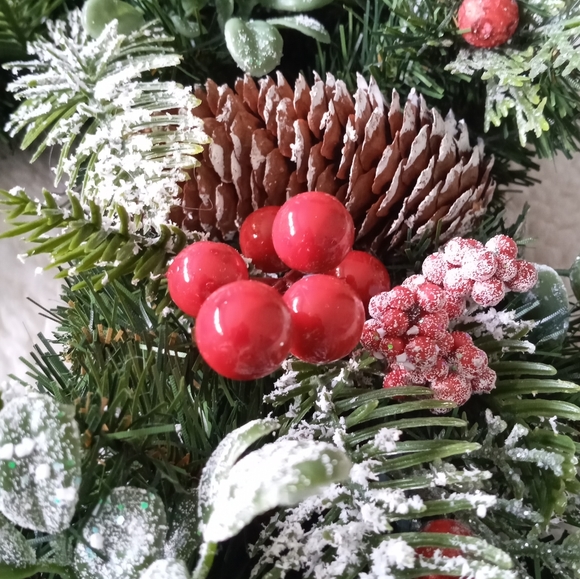 14" Christmas Wreath Handmade Cranberry, Pinecone Christmas - Picture 3 of 8